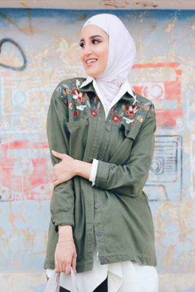 تسوقي التوبات الواسعة المرفقة خاصة بالمحجبات