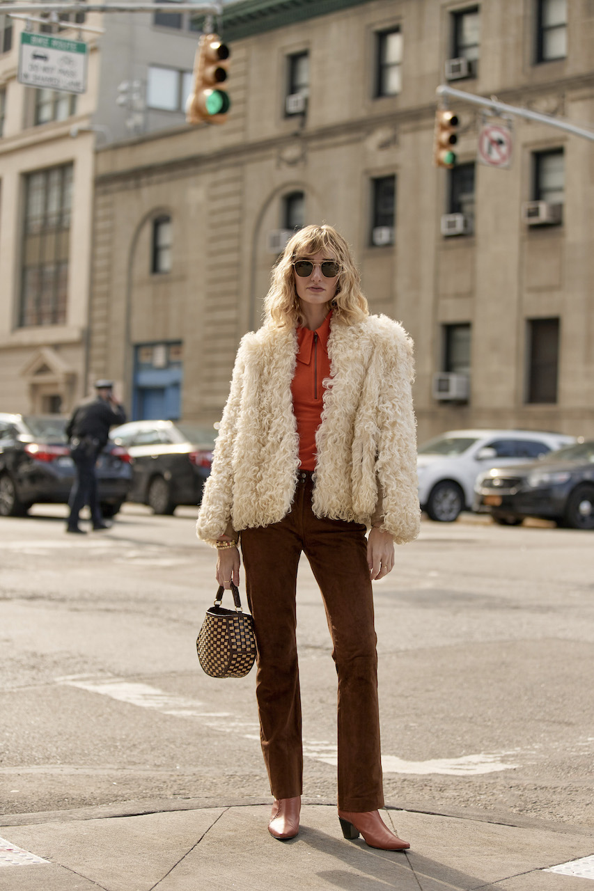 لوك شبابية مستوحى من السبعينات