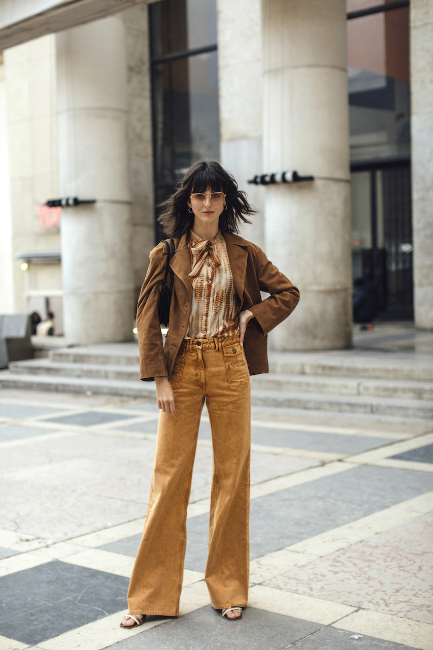 نسقي اطلالة بدرجات ترابية 