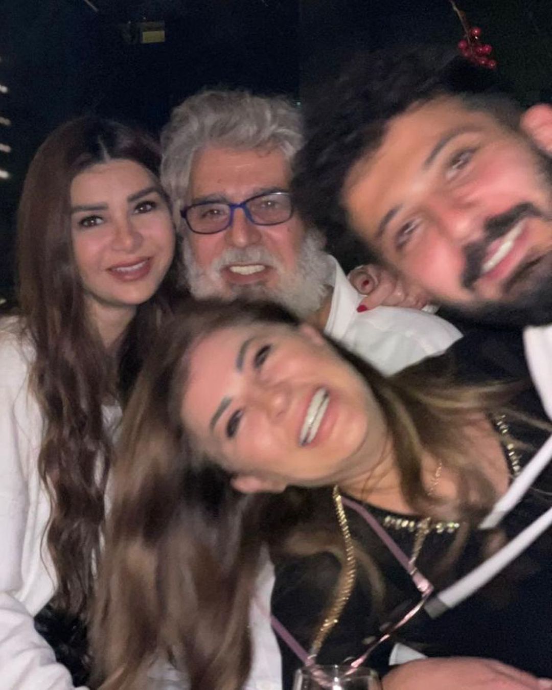 عباس النوري يحتفل مع زوجته