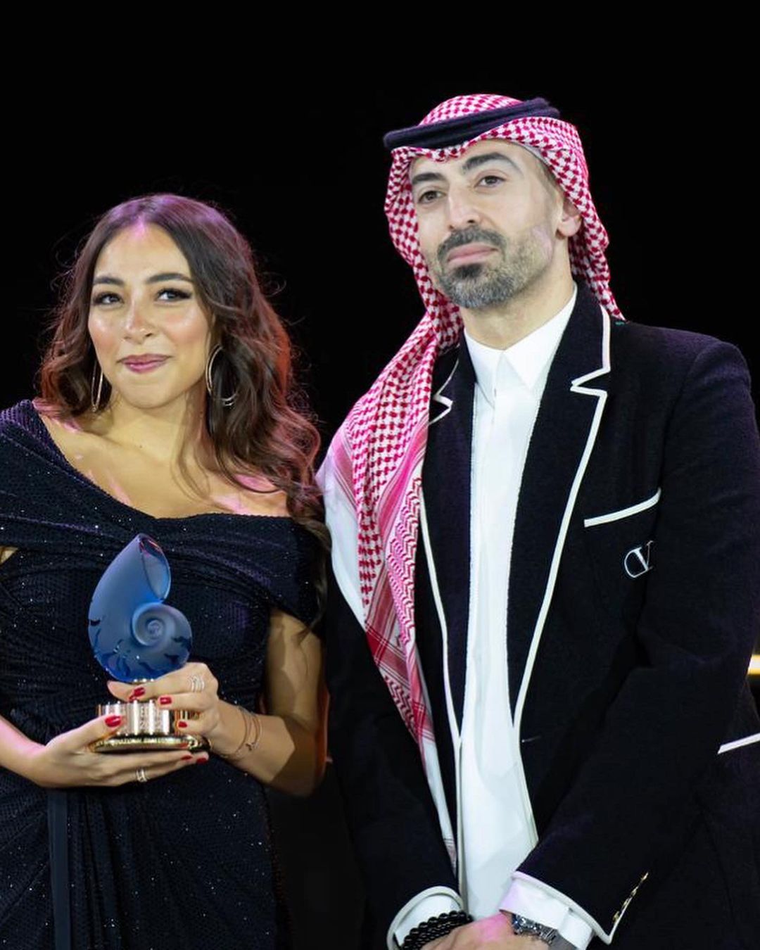 سارة طيبة مع محمد التركي الرئيس التنفيذي لمؤسسة مهرجان البحر الأحمر