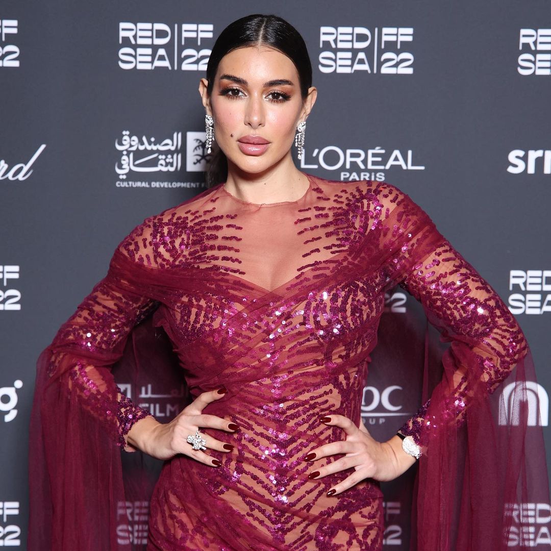 ياسمين صبري بفستان مرصع 