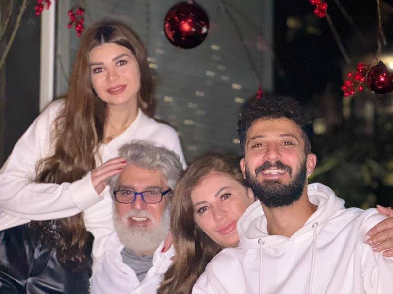 عباس النوري مع أسرته