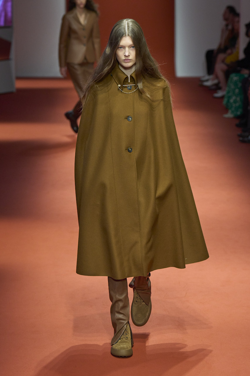  كاب باللون العسلي من Tod s