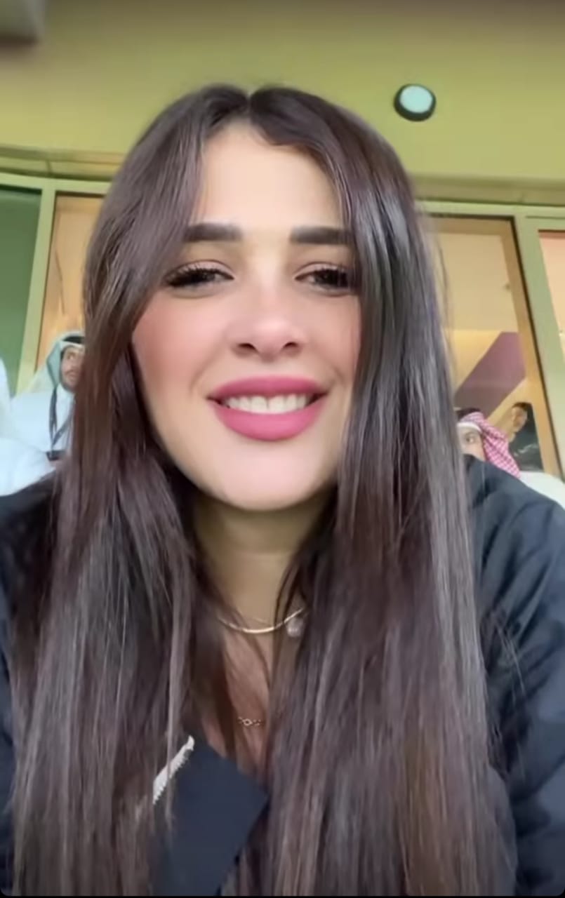 الفنانة ياسمين عبد العزيز من الاستاد