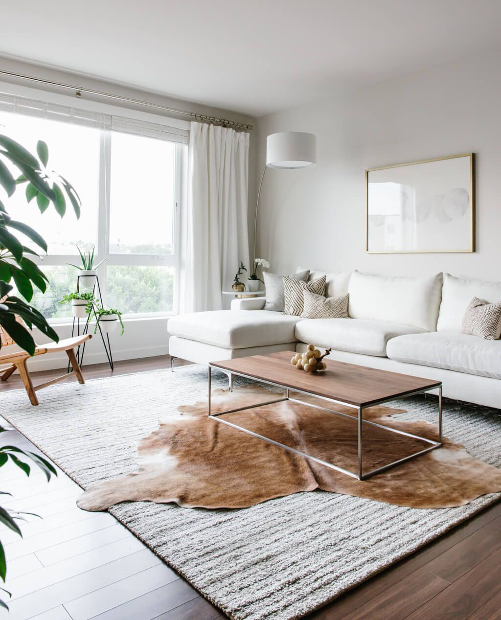 طبقات من السجاد لغرفة معيشة مودرن