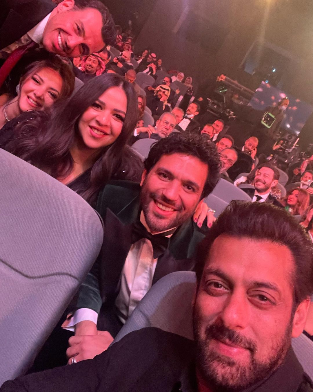 سلمان خان مع النجوم