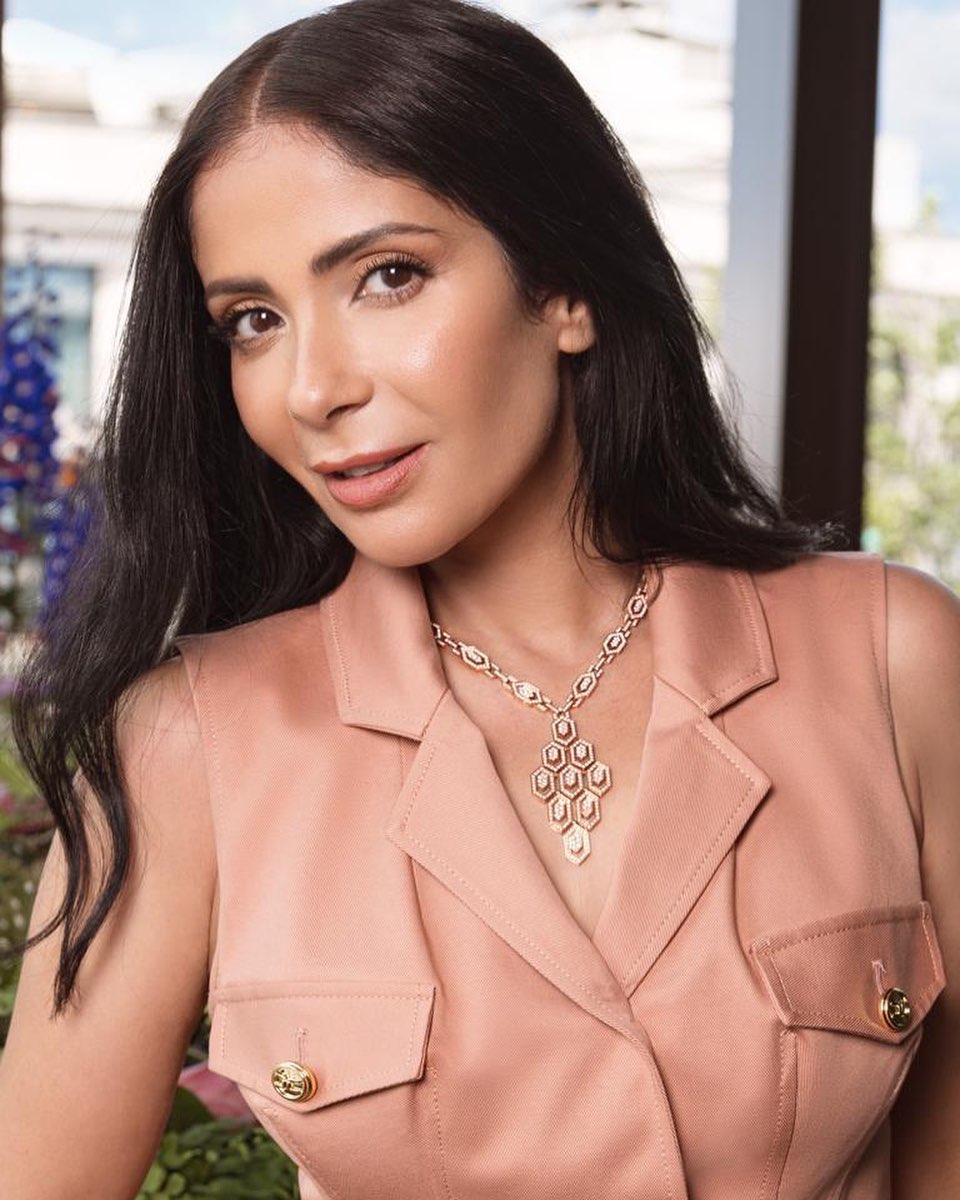 منى زكي بطلة فيلم "أحكي يا شهرزاد" لوحيد حامد