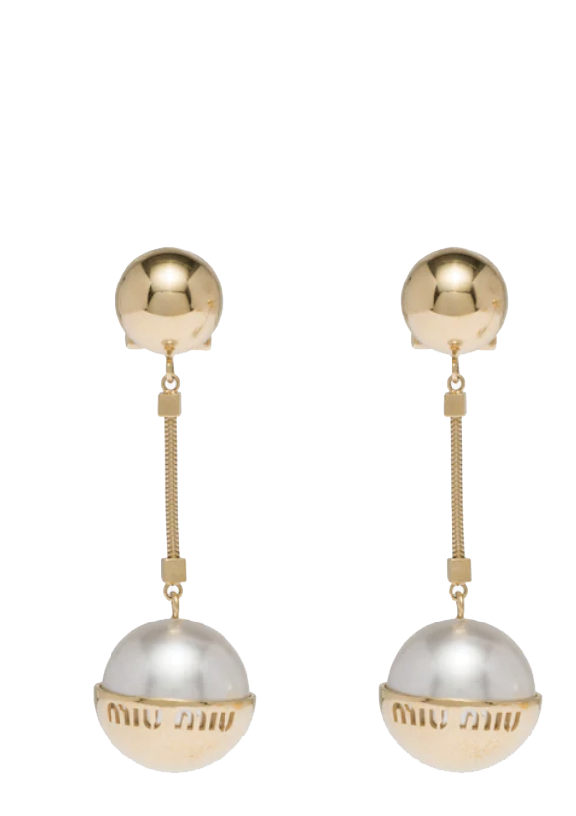 أقراط أذن مع تفاصيل اللؤلؤ من "ميو ميو" MIU MIU