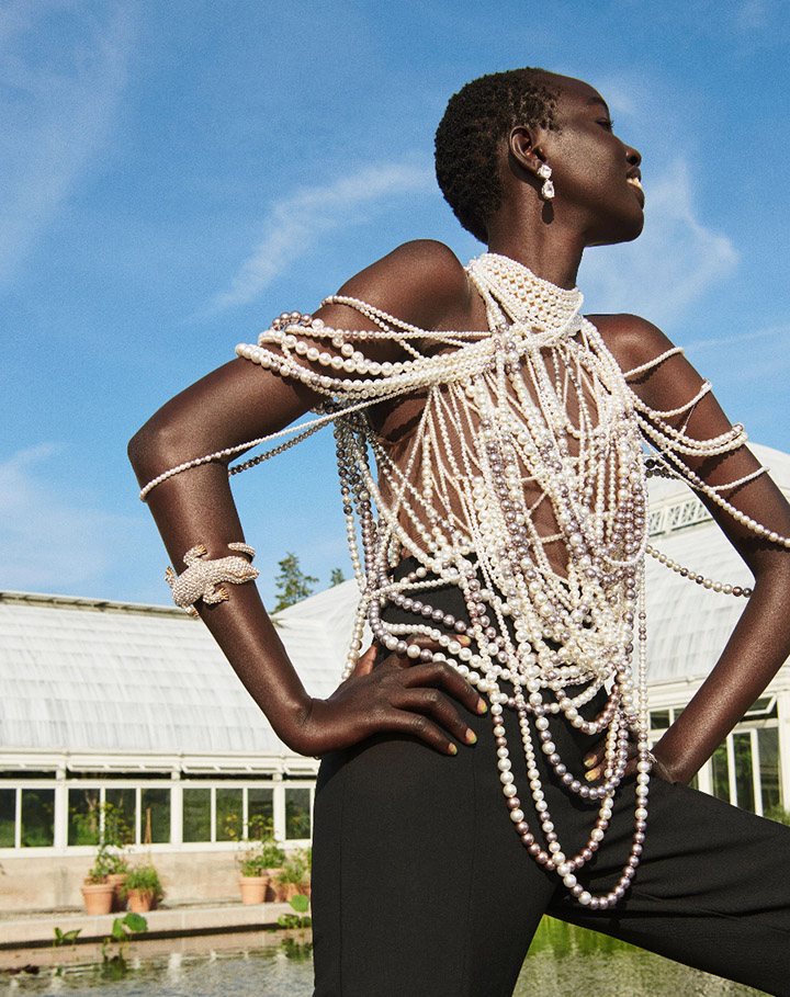  سلاسل اللؤلؤ على هيئة توب مفرغة من "أوسكار دي لا رينتا" OSCAR DE LA RENTA