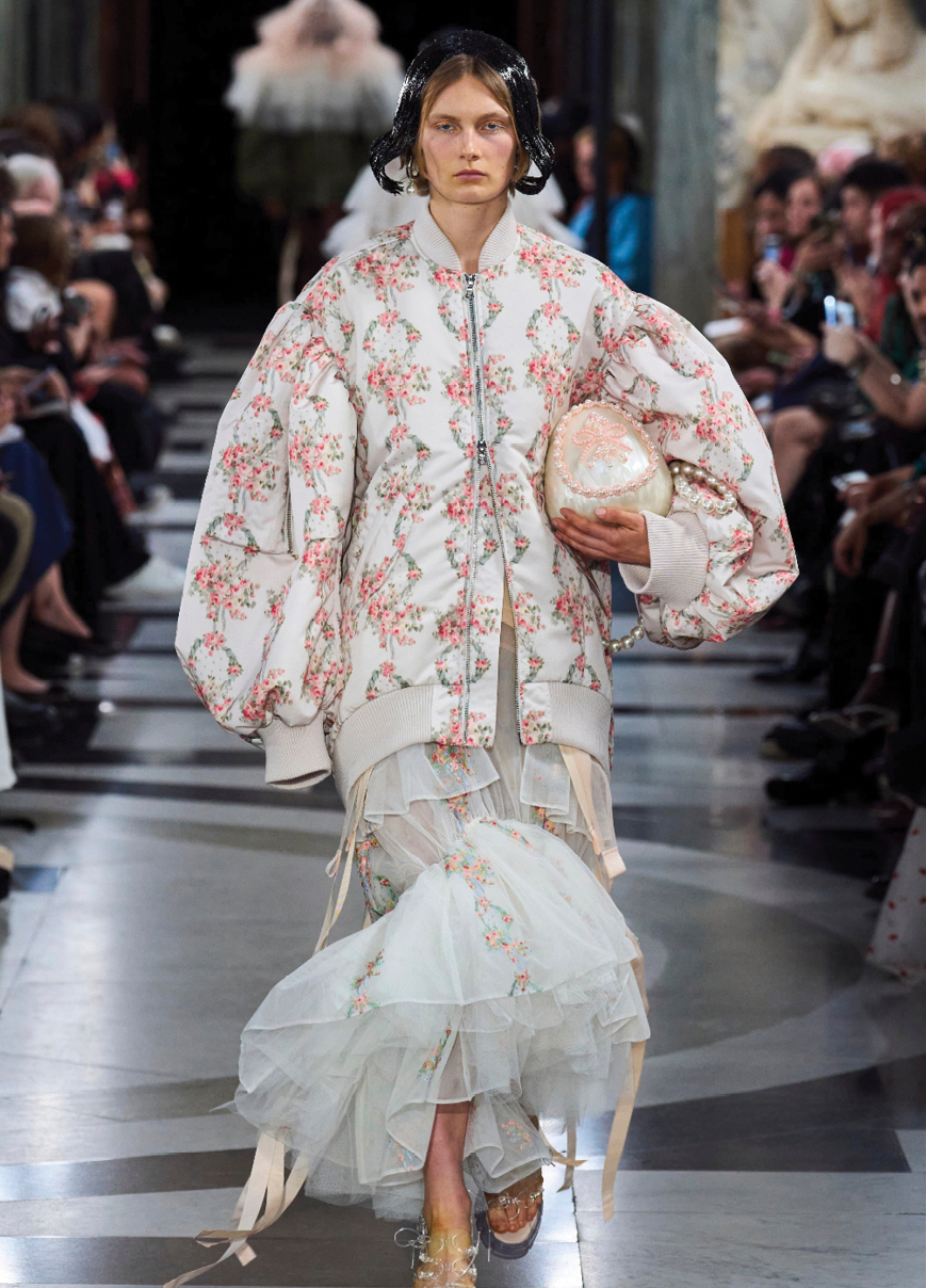 إطلالة من "سيمون روشا" SIMONE ROCHA