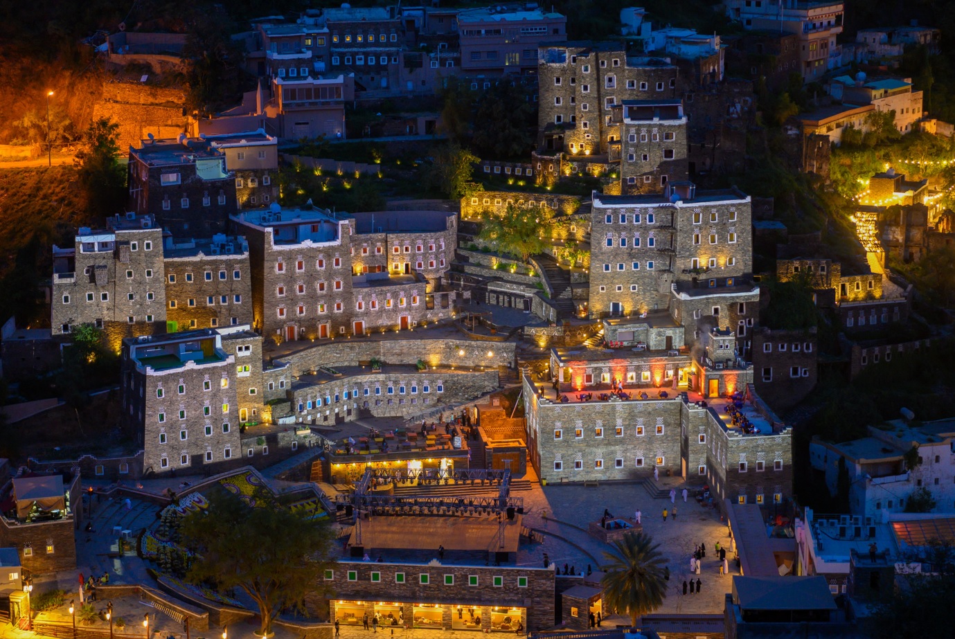 أجواء ساحرة في قرية رجال ألمع