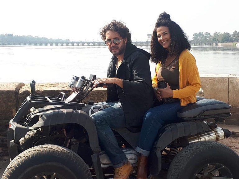 دنيا سمير غانم وهشام ماجد في كواليس فيلم "تسليم أهالي"