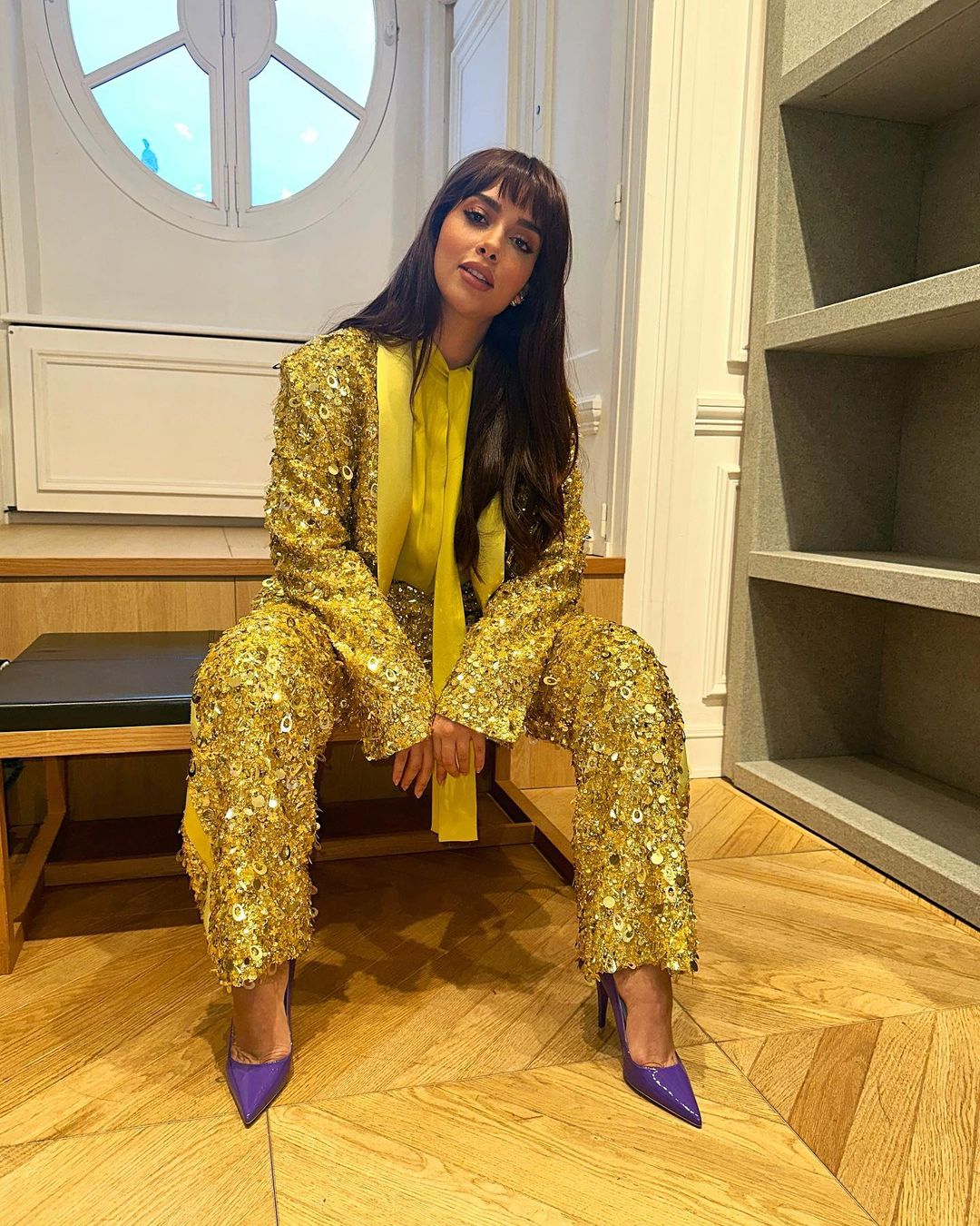 بلقيس بالبدلة النسائية المرصعة