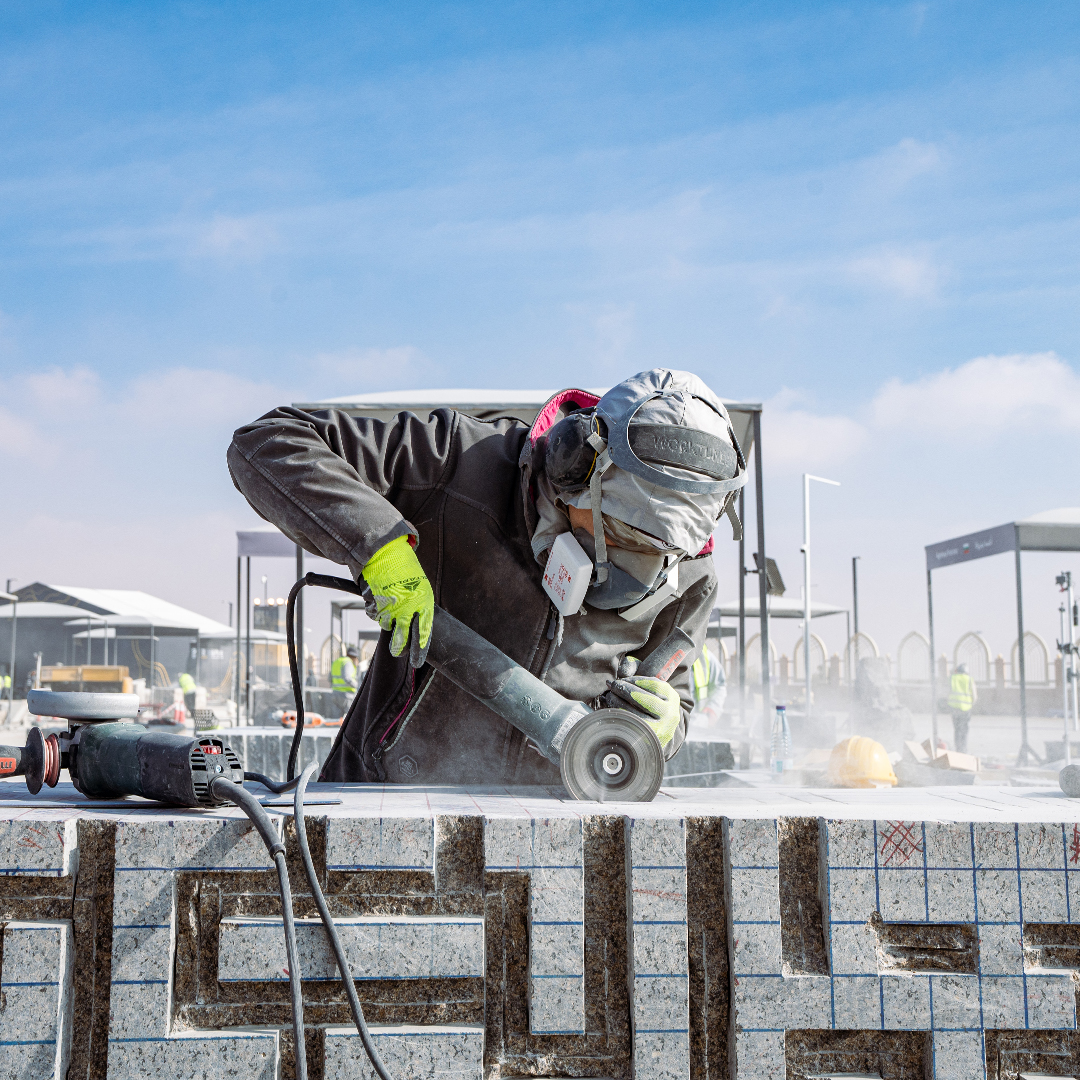  إبداع فني لا مثيل له في ملتقى طويق للنحت  