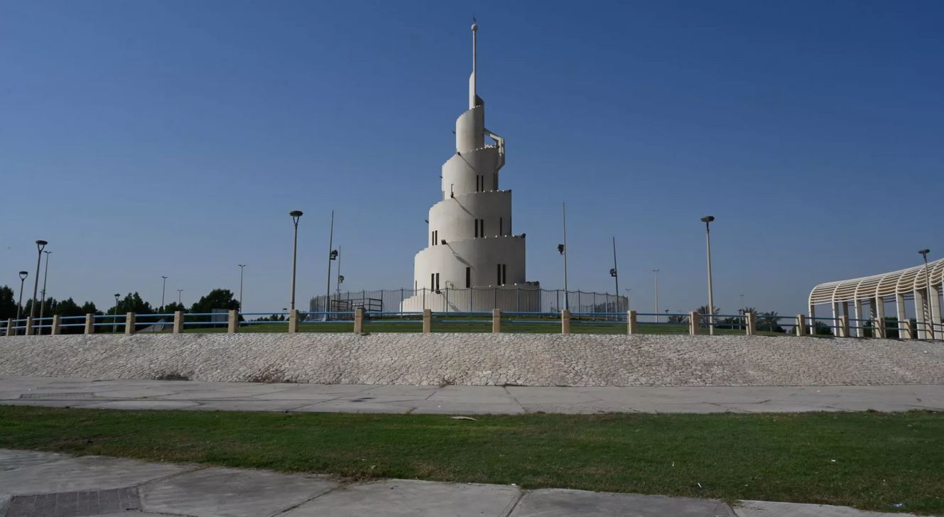  البرج الحلزوني الذي يتوسط جزيرة المرجان 