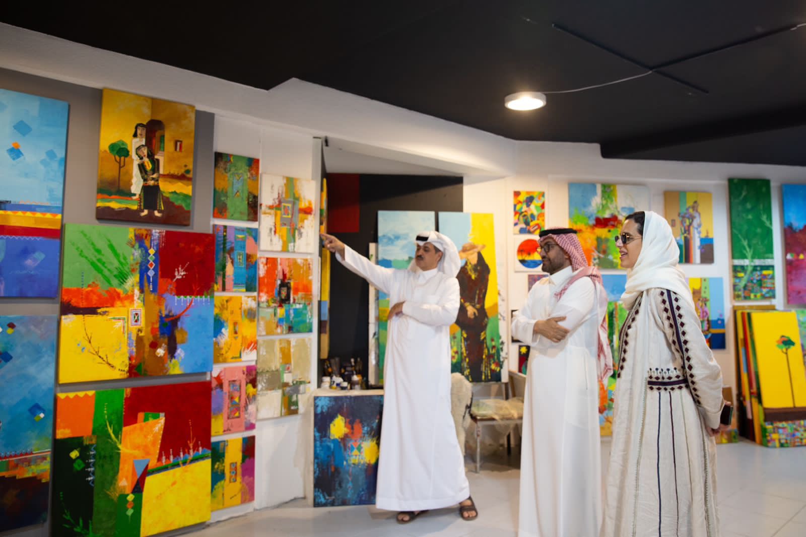 الأميرة هيفاء آل سعود تستمتع بجولتها في الجنوب الساحر