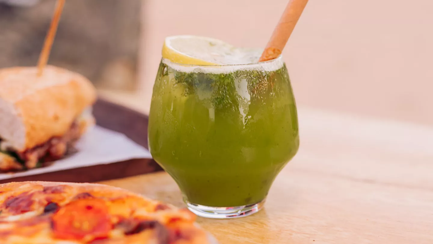  ومشروبات مميزة تنتظركم طوال اليوم في كرافان 