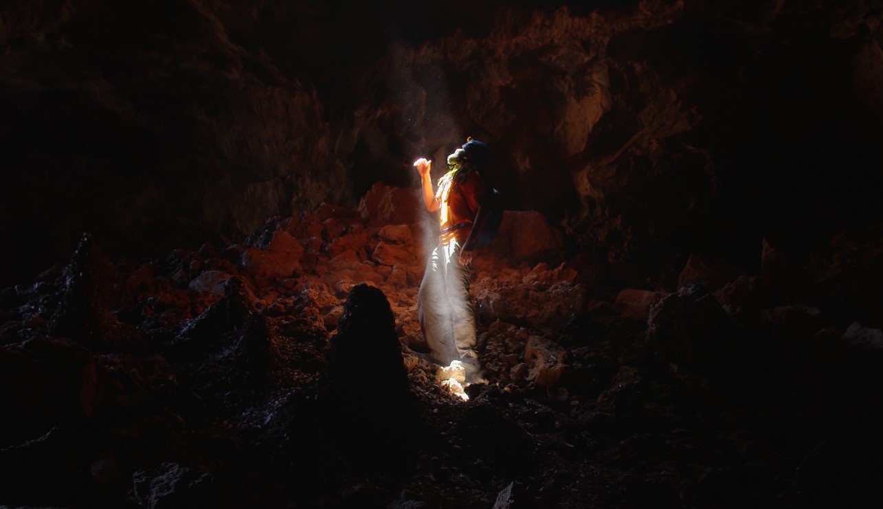  متعة الهايكنج في كهوف المملكة. 