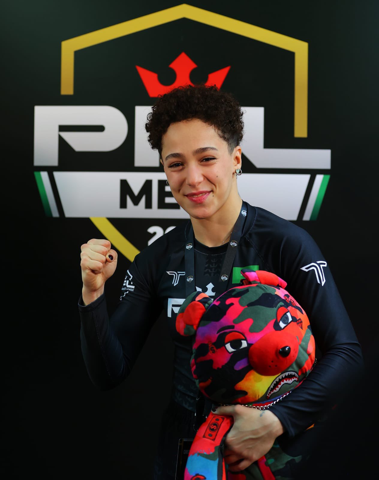  وسعادة باللقب الغالي من هتان السيف 