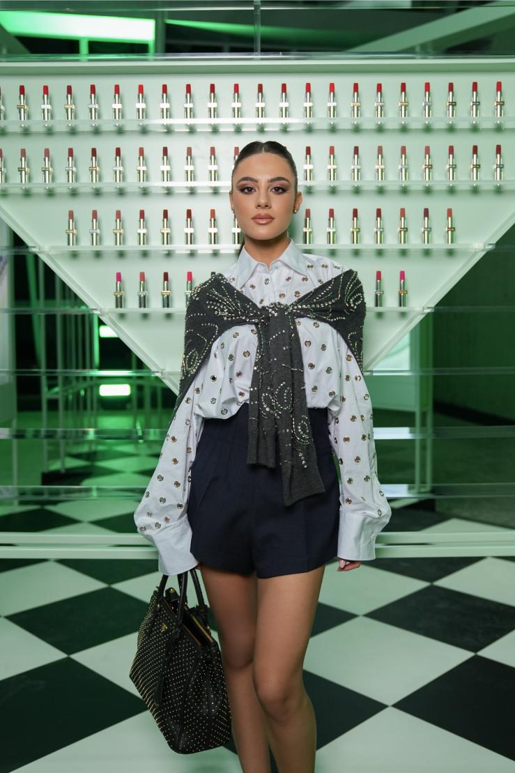 Prada تحتفل بإطلاق أوّل مجموعة لها من مستحضرات التجميل والعناية بالبشرة