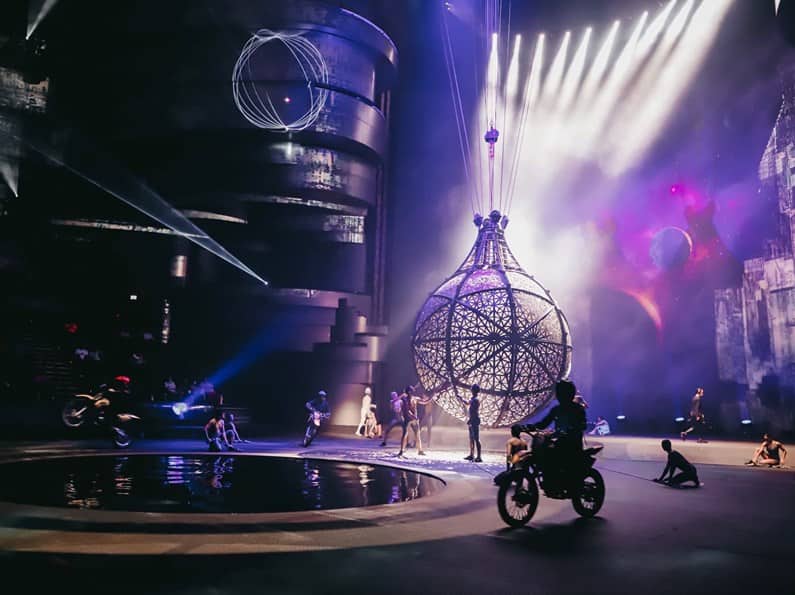  أجواء مسرحية عالمية في لا بيرل باي دراغون 