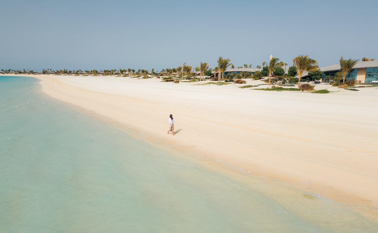 الرمال الذهبية الفاتنة للبحر الأحمر