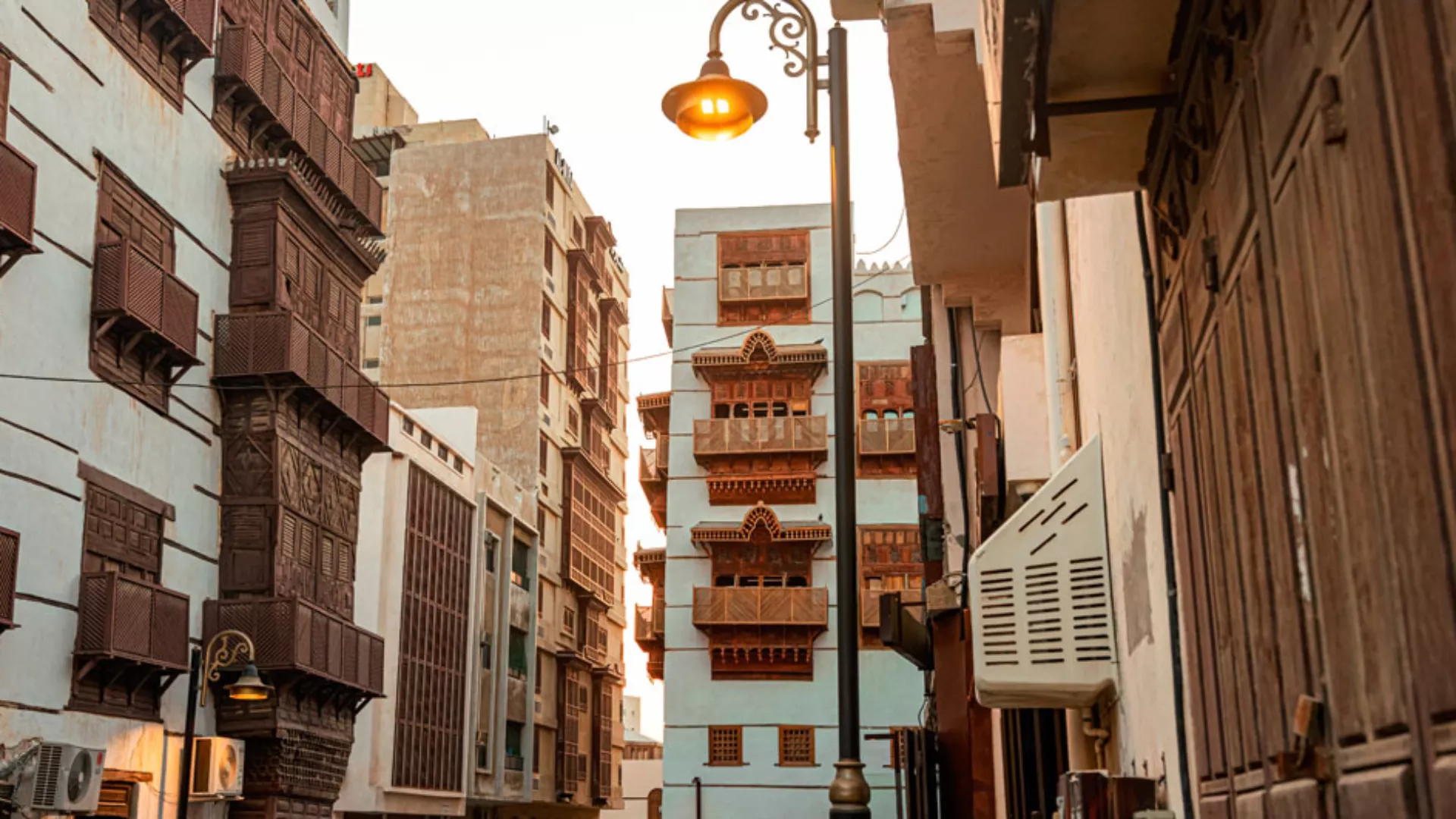 سحر المعمار الأصيل في جدة البلد