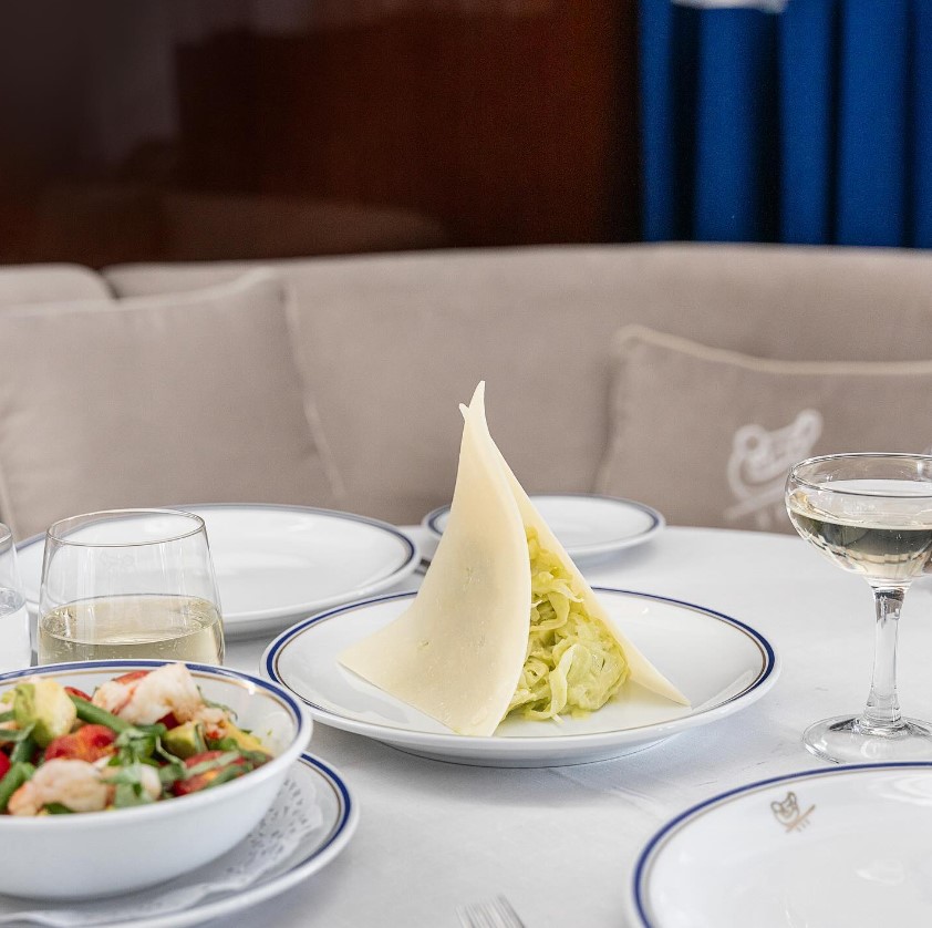 مطعم شيبرياني وأجواء مميزة