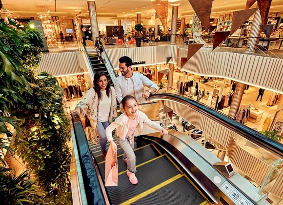 أجواء ممتعة للأسر والعائلات في مفاجآت صيف دبي