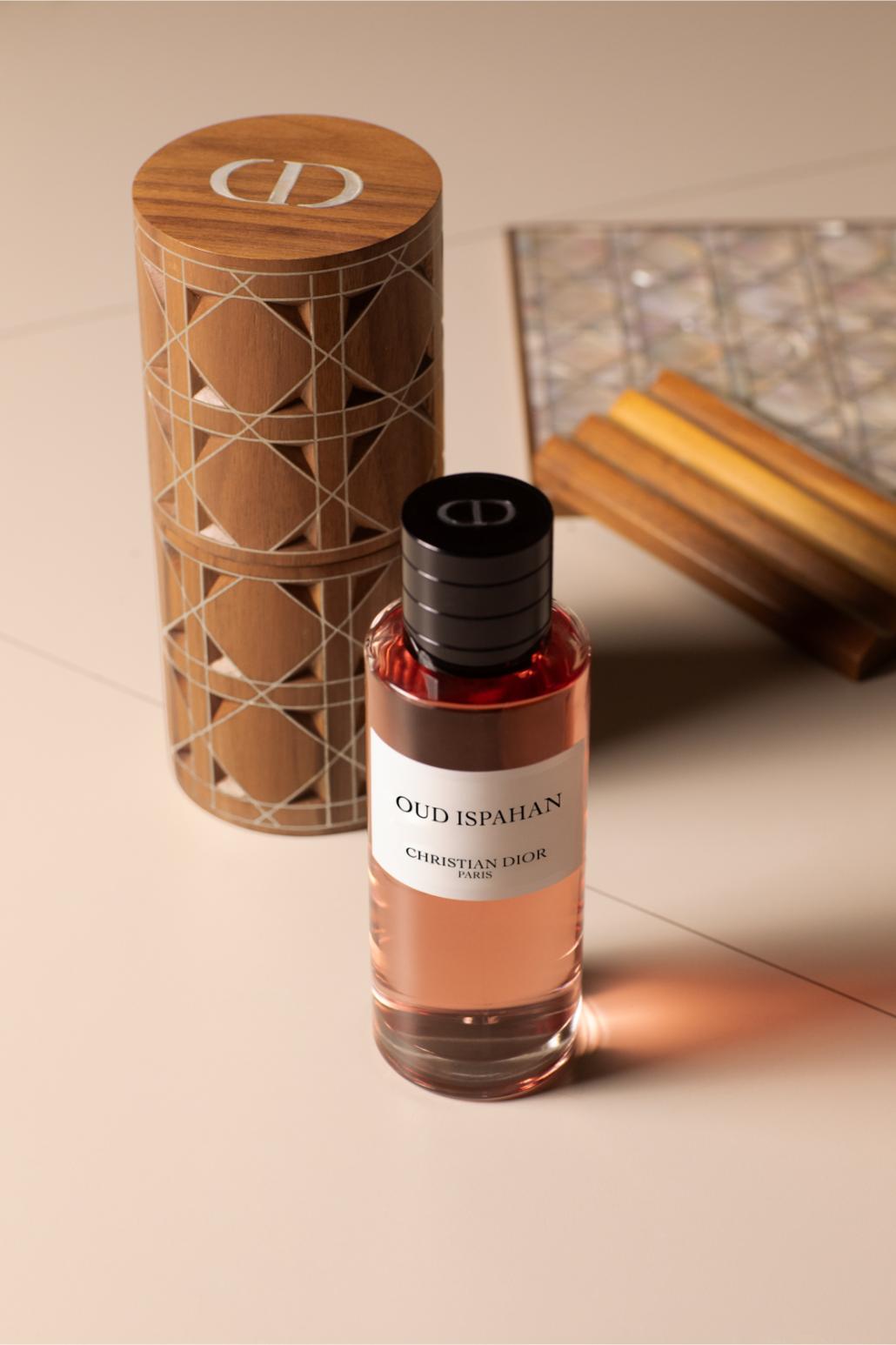 ديور تطرح علب راقية لمجموعة LA COLLECTION PRIVÉE CHRISTIAN DIOR بالتعاون مع NADA DEBS