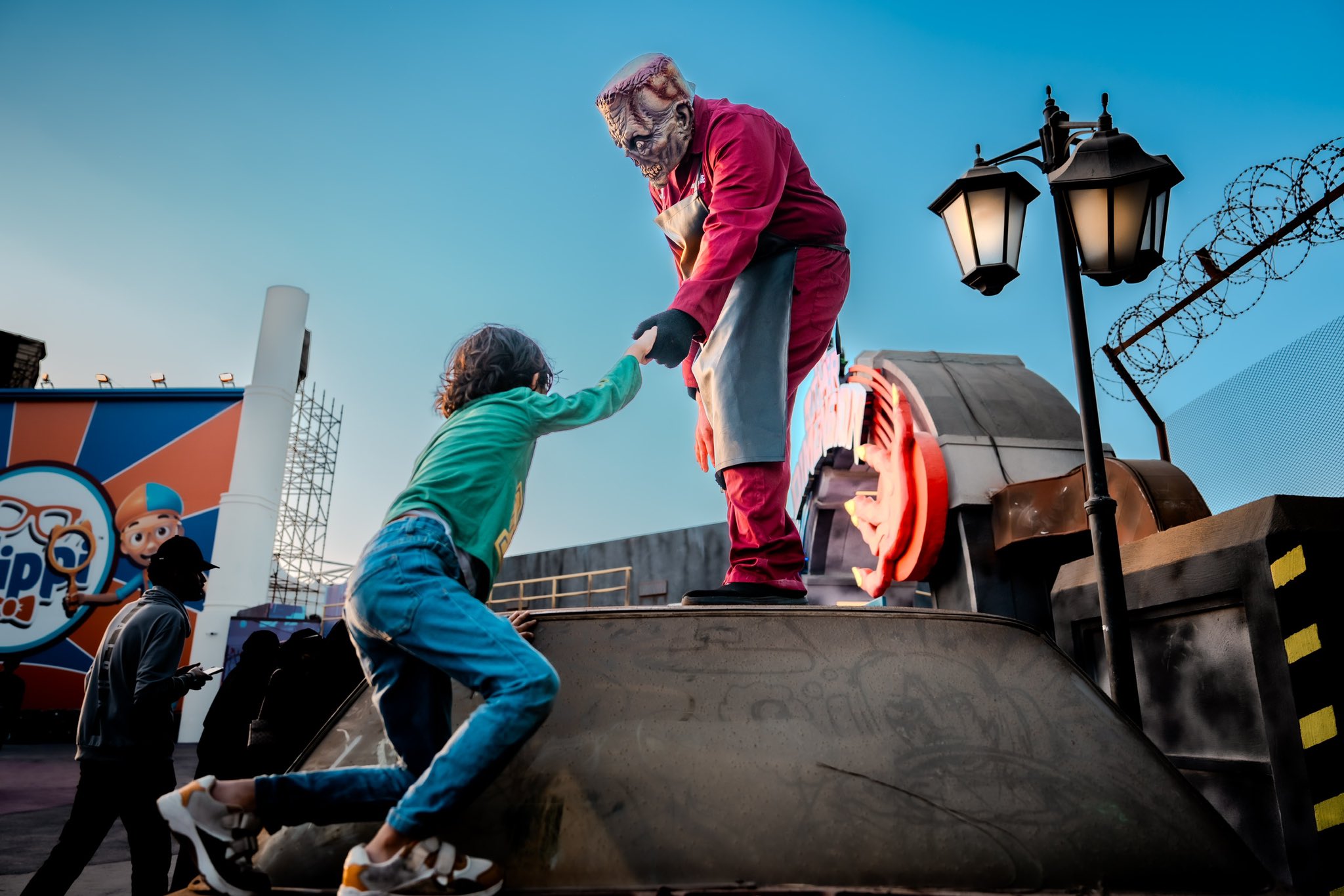  الأجواء الممتعة في قرية الرعب 