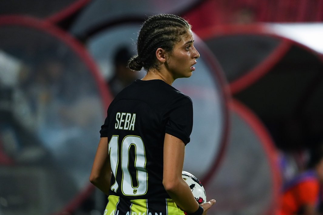  صبا توفيق بقميص الاتحاد السعودي. 