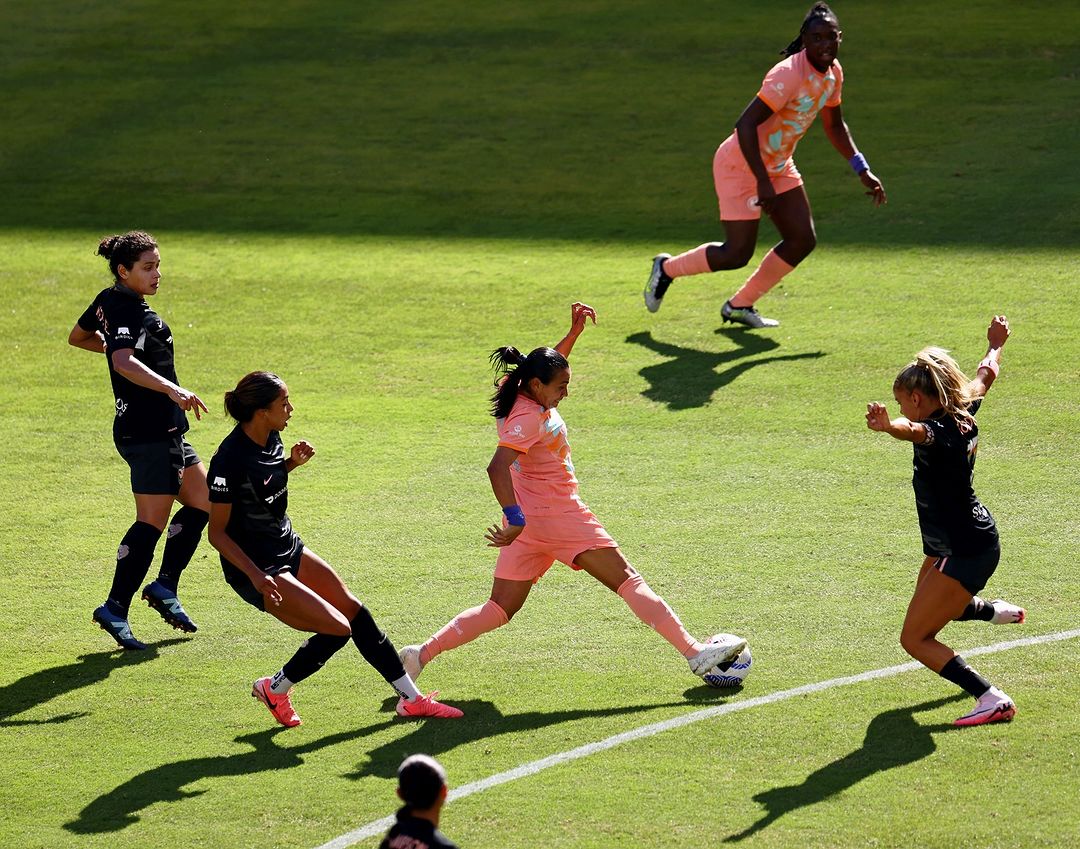  ومهارات كبيرة تتمتع بها مارتا فييرا دا سيلفا. 