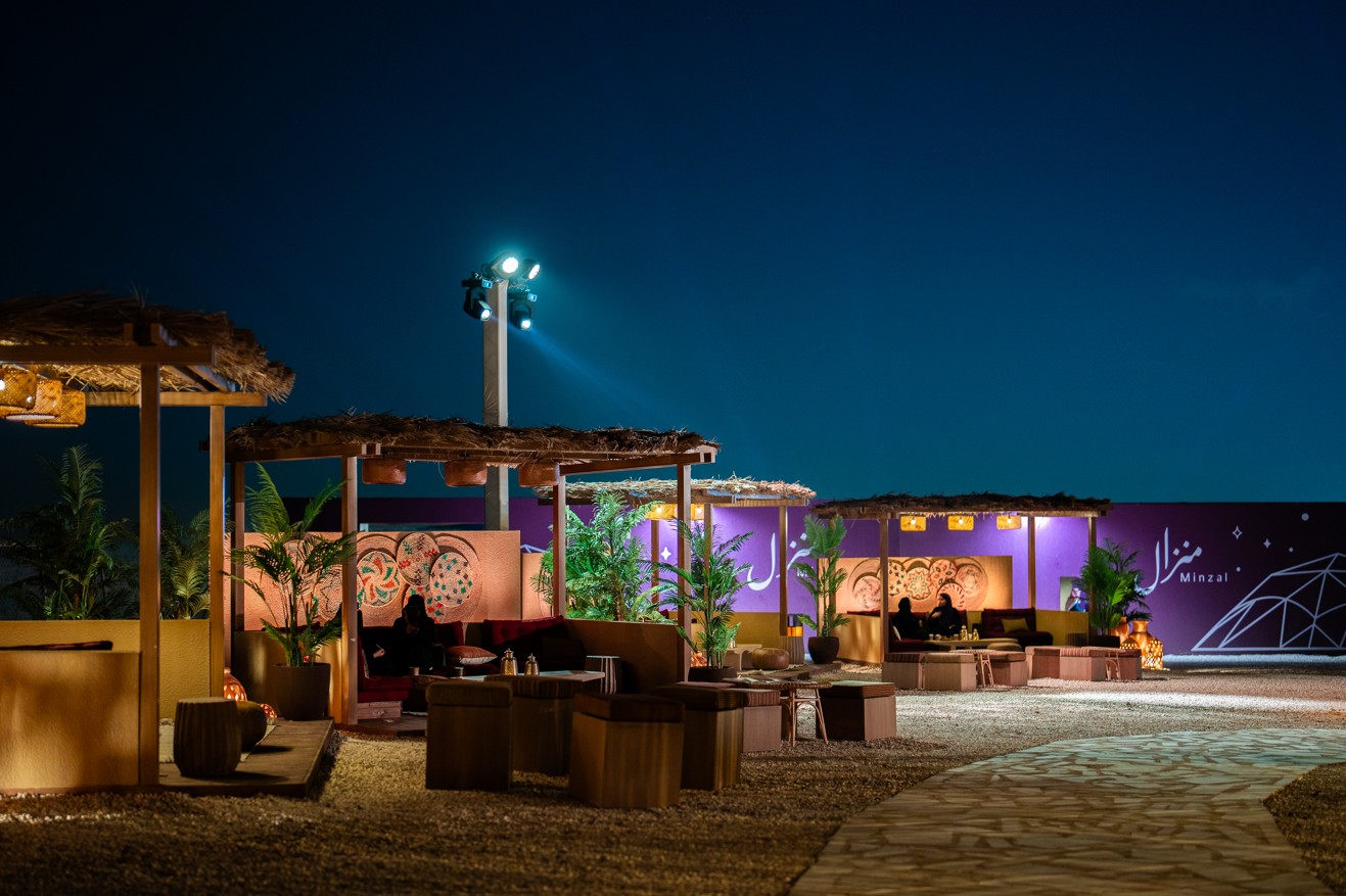  أجواء استثنائية تنتظركم في منزال بالدرعية. 