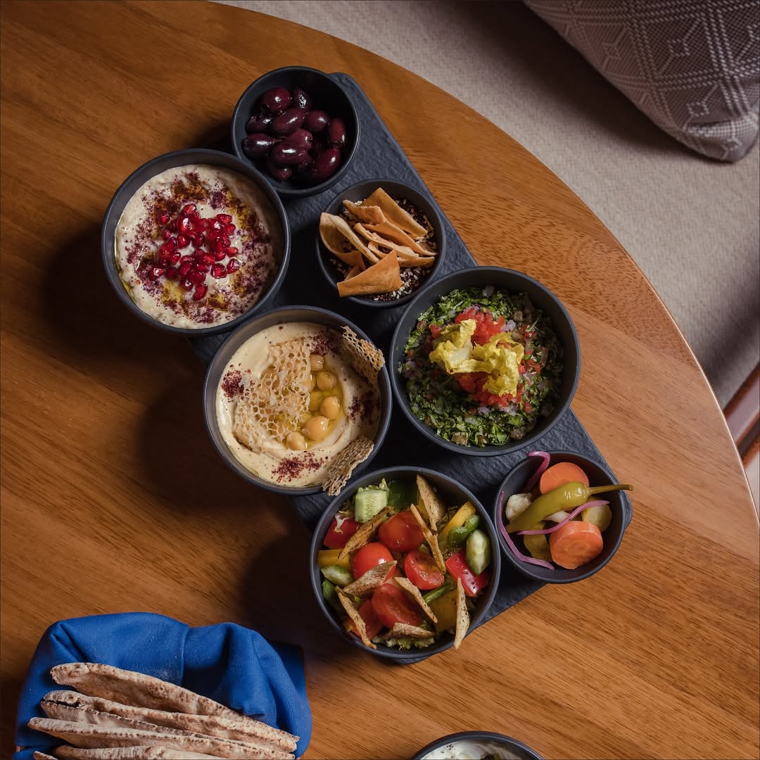  استمتع بجوهر المأكولات الشرق الأوسط في ستيلا سكاي لاونج 