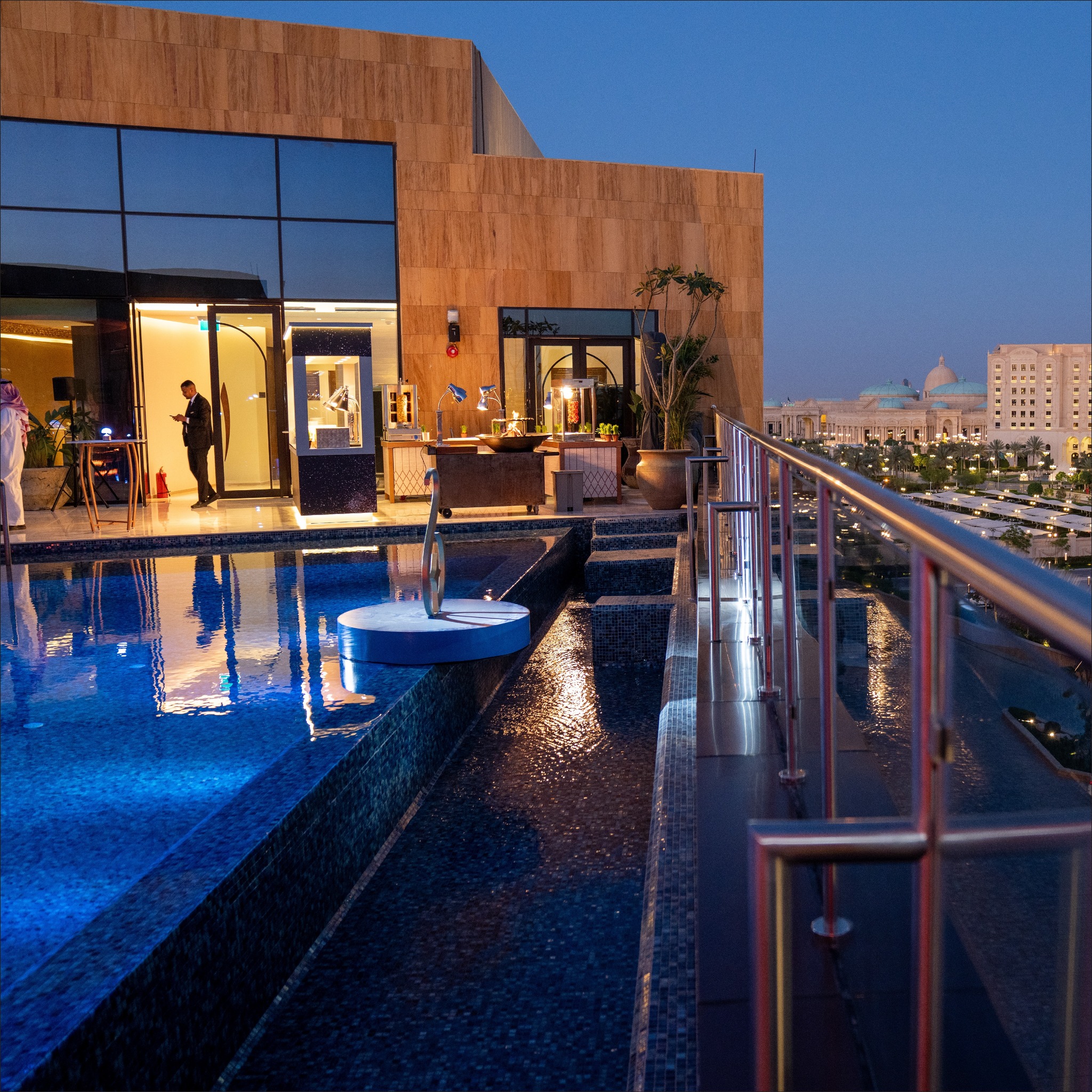  انغمس في أجواء ستيلا سكاي لاونج الراقية و استمتع بأمسية لن تُنسى 