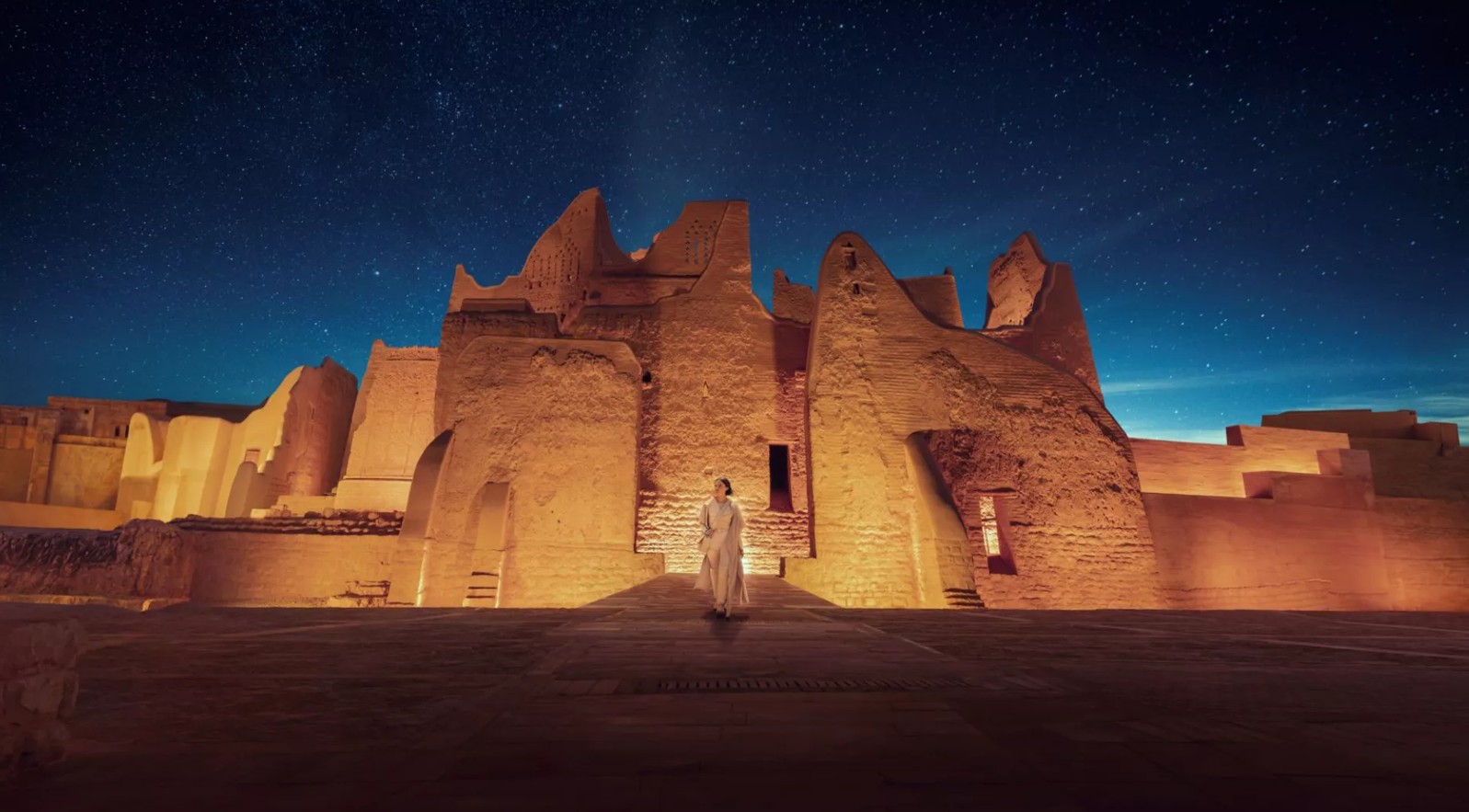  تجربة تاريخية خالدة تلك التي تنتظرك في يوم التأسيس في حي الطريف  