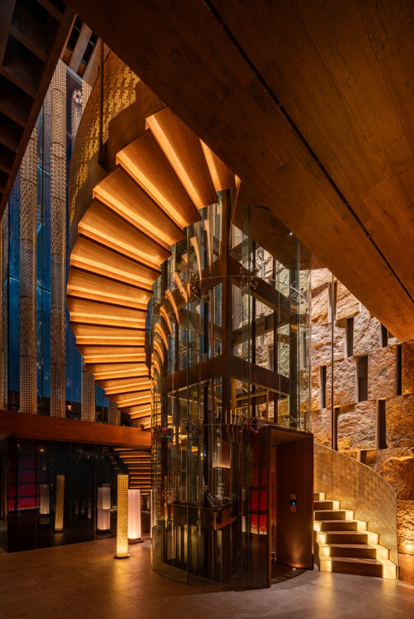  تصميم عصري راقي لمطعم زوما  