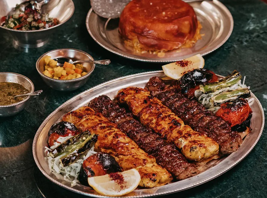  جوهر المطبخ الفارسي في بيرنجاك  