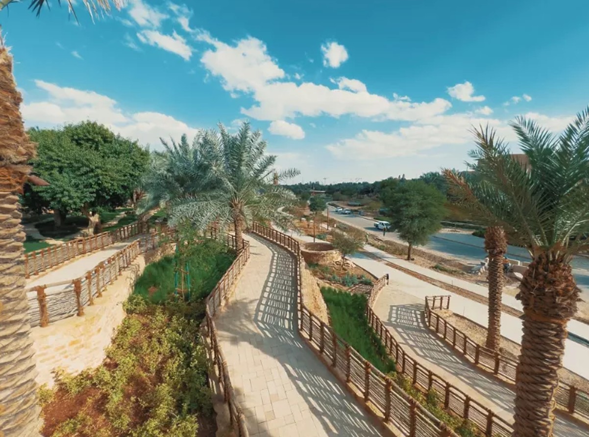  متعة التنزه في وادي حنيفة في يوم التأسيس 