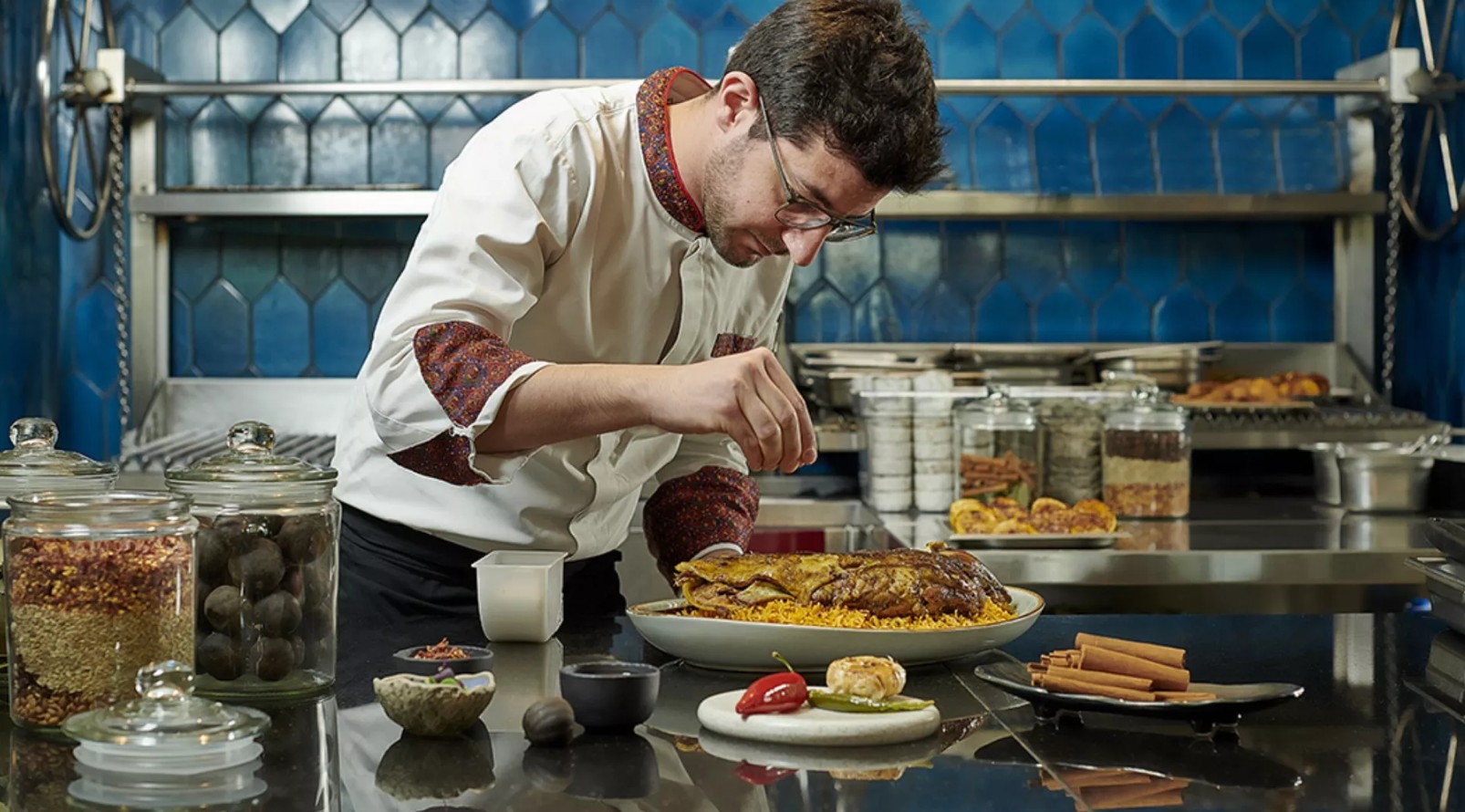  نكهات فريدة تلك التي تنتظركم في مطعم ميز. 