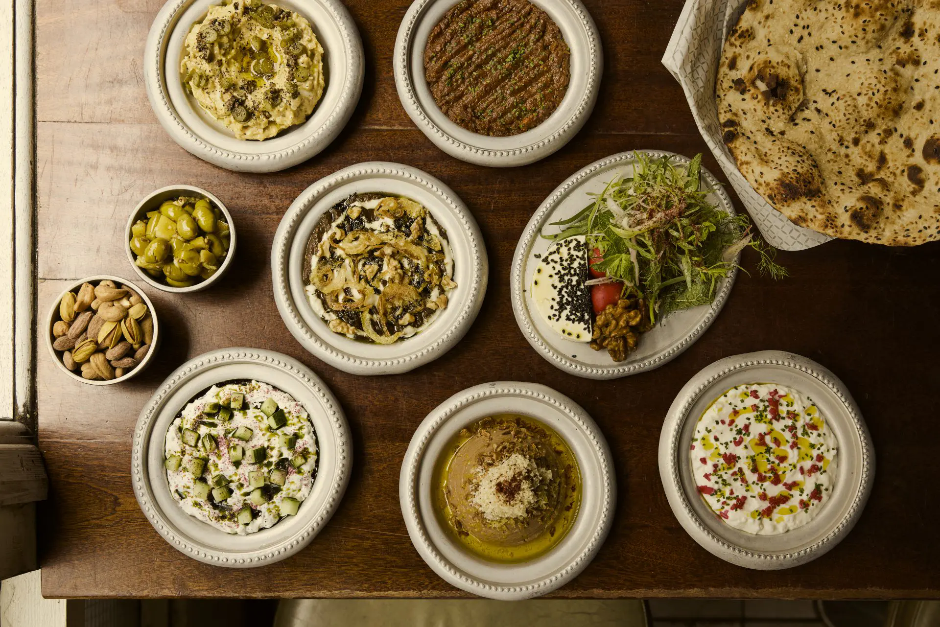 تشكيلة من أشهى الأطباق في بيرنجاك. 