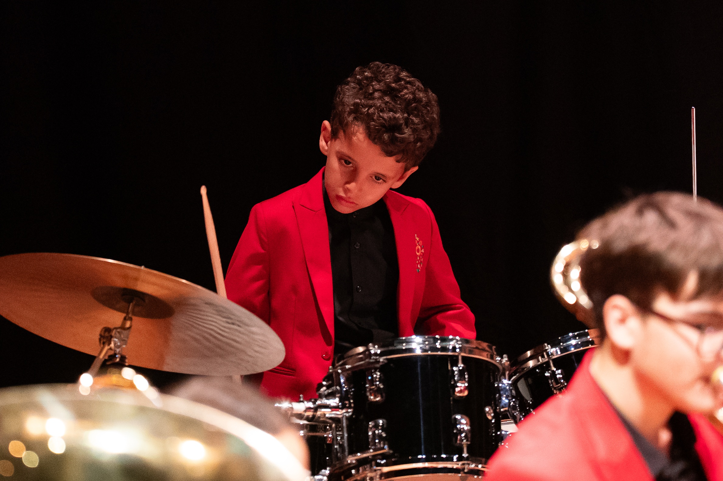  إبداع إماراتي خالص من عازف الإيقاع آدم يوسف سالم 