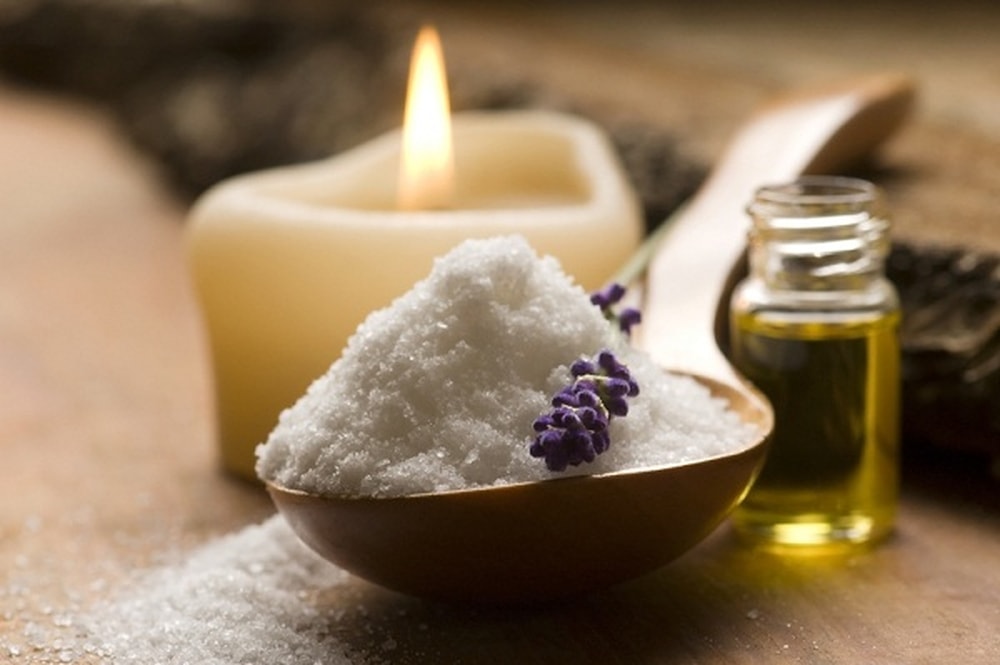 خلطات لتقشير الجسم اثناء الاستحمام لبشرة اكثر نعومة