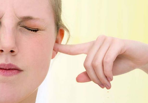 طنين الأذن .. 5 علاجات طبيعية لعلاجه طنين الأذن .. 5 علاجات طبيعية لعلاجه