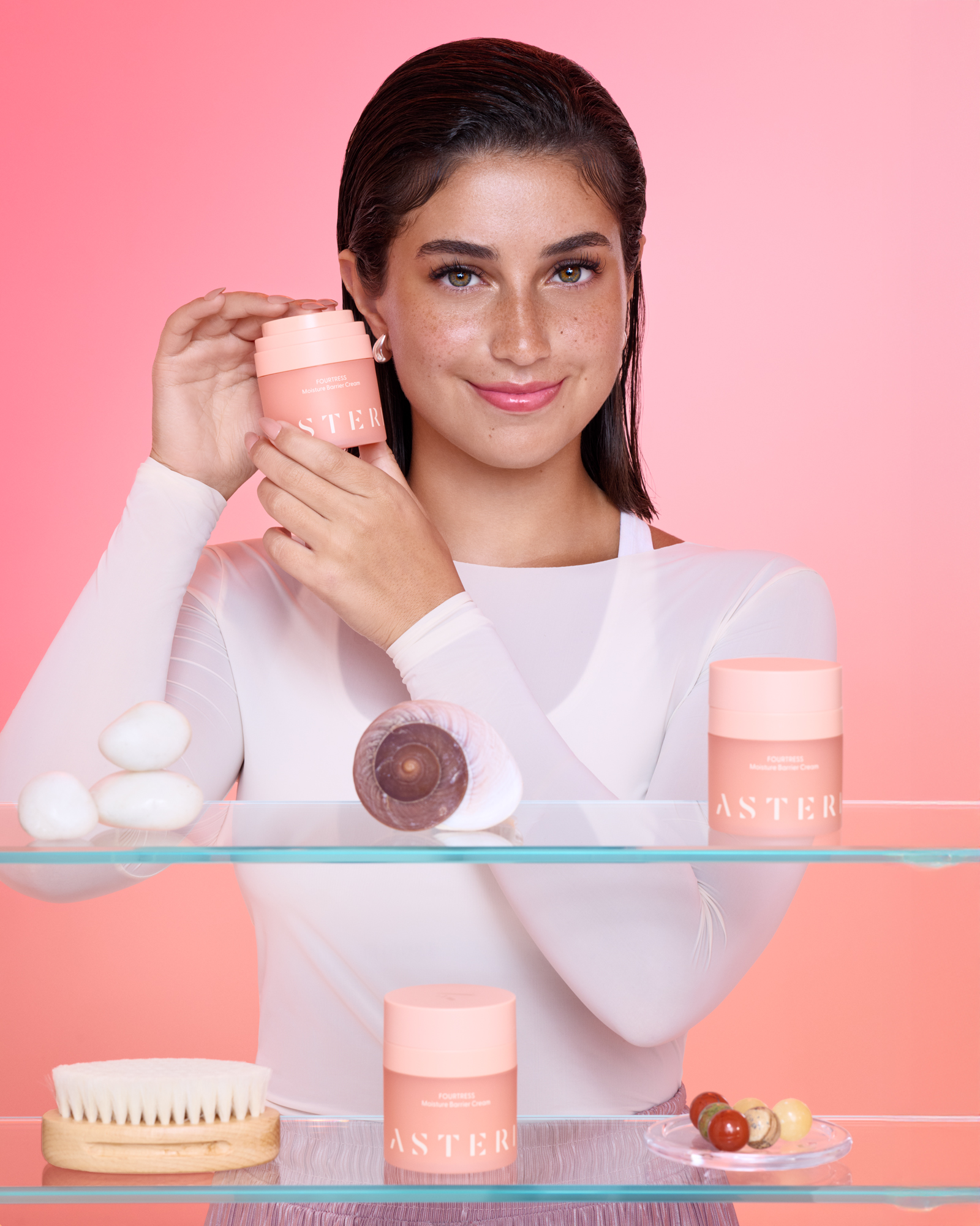 أستيري Asteri تطلق أول مجموعة منتجات للعناية بالبشرة