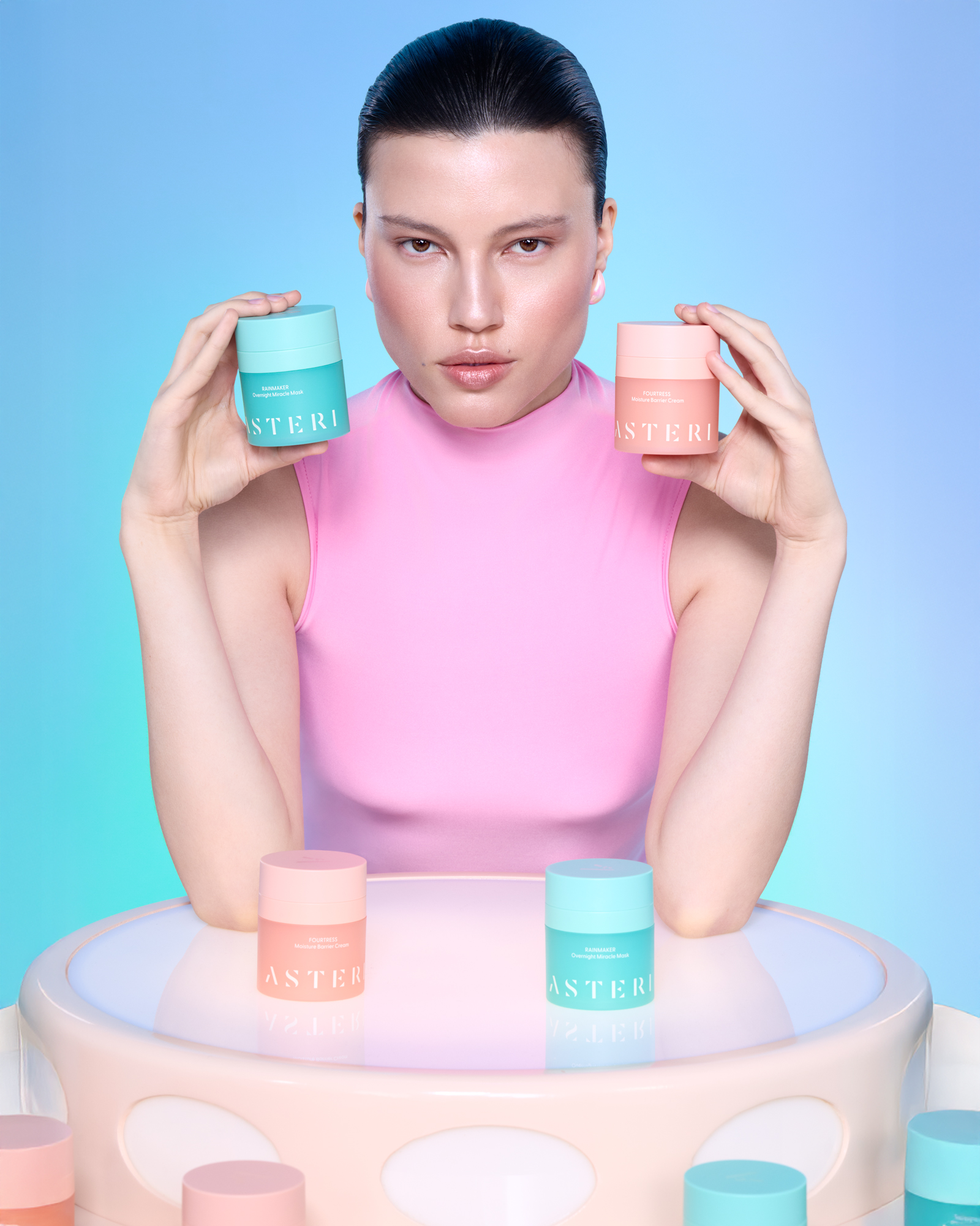 أستيري تطلق أول مجموعة منتجات للعناية بالبشرة