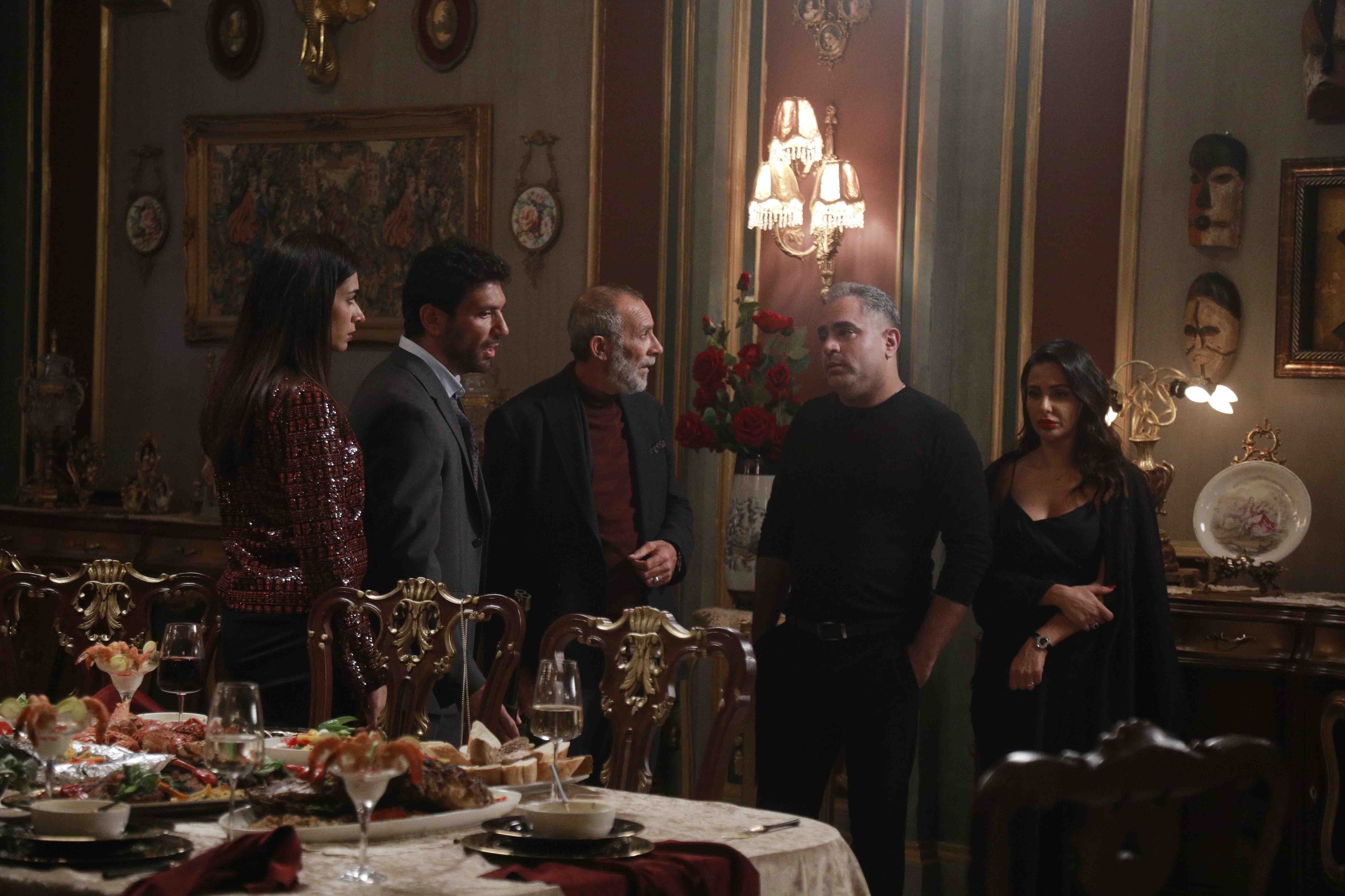 أبطال الحلقة الثانية من سلسلة "خارج السيطرة"