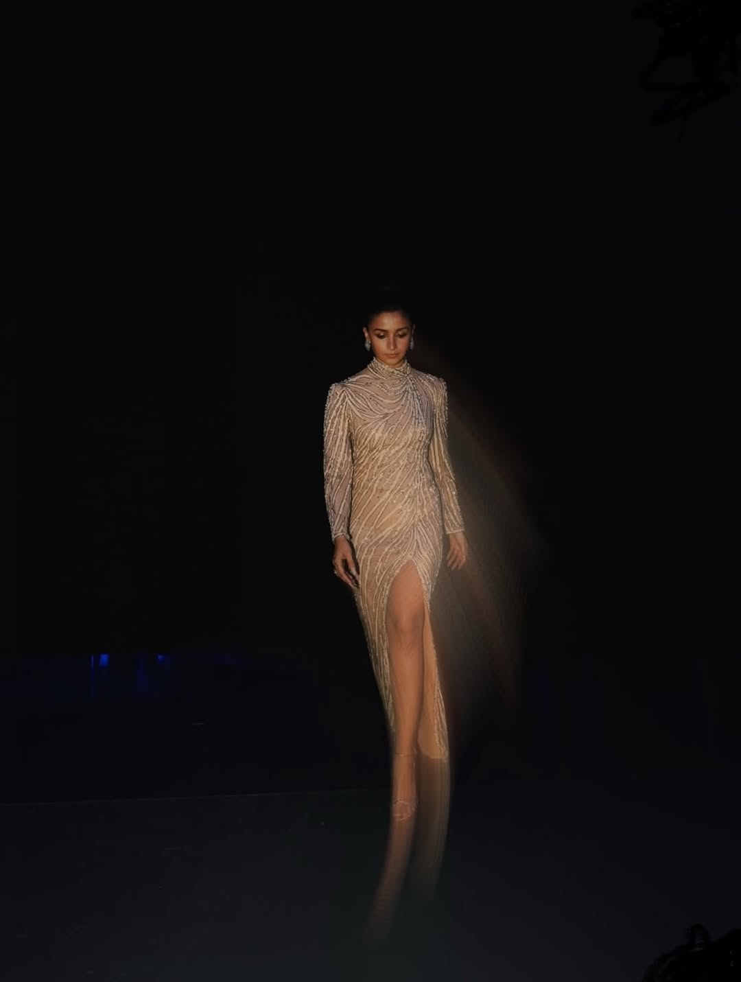 اطلالة عاليا بهات بفستان من توقيع المصمم المبدع Bob Mackie